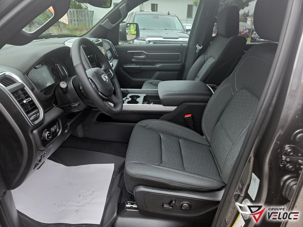 2025 Ram 1500 BIG HORN in Riviere-du-Loup, Quebec - 11 - w1024h768px