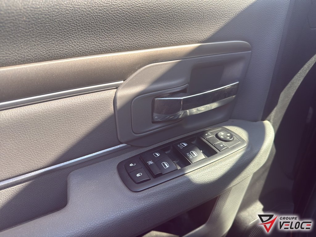 Ram 2500 SLT**DIESEL,CUMMINS** 2014 à Rivière-du-Loup, Québec - 7 - w1024h768px