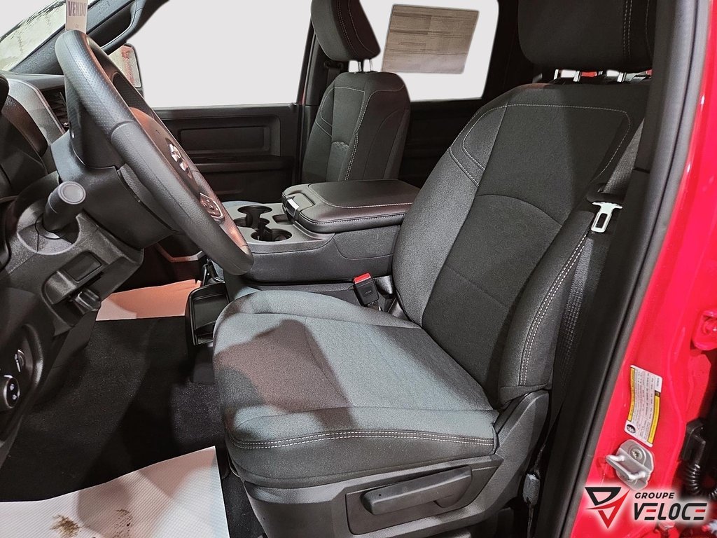 Ram 2500 BLACK EXPRESS 2026 à Rivière-du-Loup, Québec - 8 - w1024h768px