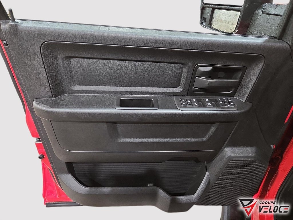 Ram 2500 BLACK EXPRESS 2026 à Rivière-du-Loup, Québec - 10 - w1024h768px