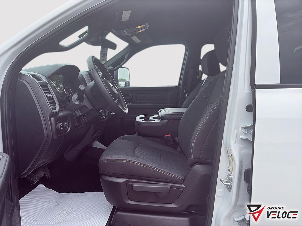 2026 Ram 2500 BLACK EXPRESS in Riviere-du-Loup, Quebec - 8 - w1024h768px