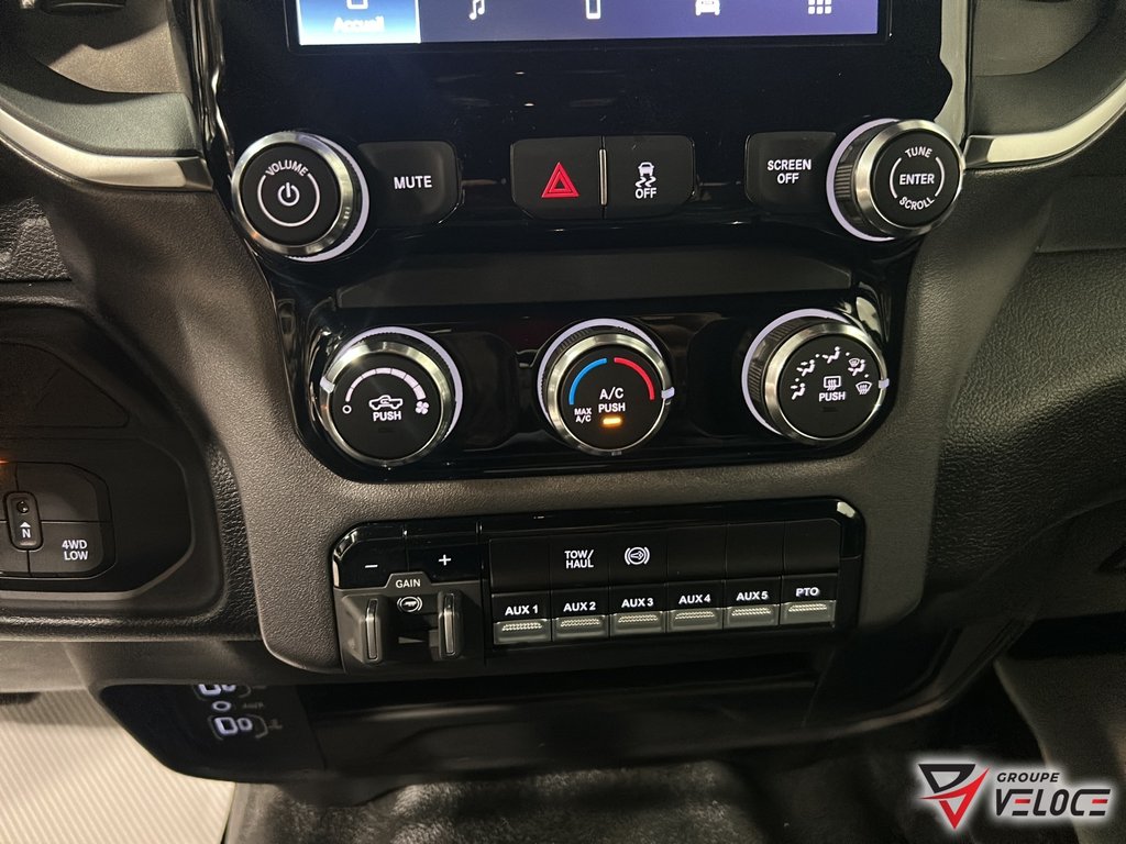 Ram 5500 BIG HORN 2026 à Rivière-du-Loup, Québec - 12 - w1024h768px