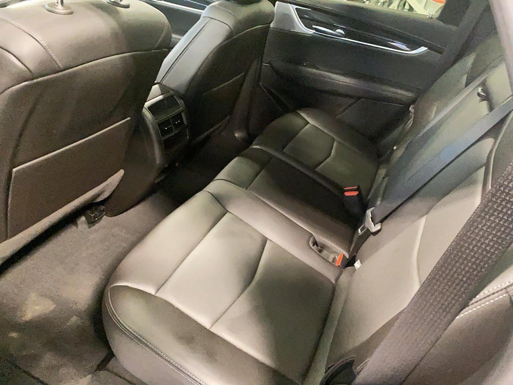 2023 Cadillac XT5 in Quebec, Quebec - 8 - w1024h768px