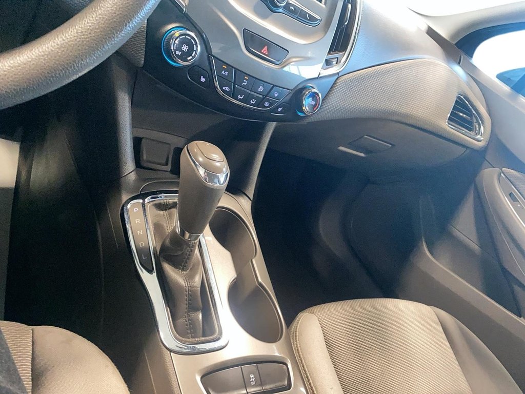 2016 Chevrolet Cruze in Quebec, Quebec - 19 - w1024h768px