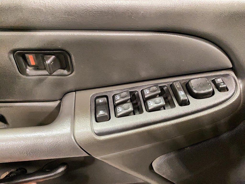 Chevrolet SILVERADO 1500HD  2005 à Québec, Québec - 11 - w1024h768px