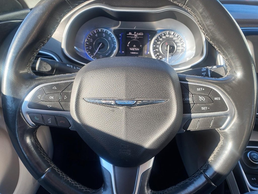 Chrysler 200  2015 à Québec, Québec - 10 - w1024h768px