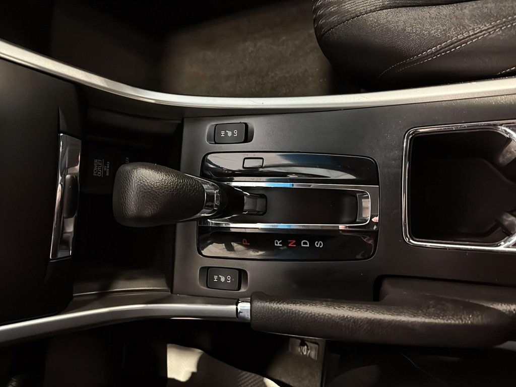 Honda Accord Coupe  2013 à Québec, Québec - 10 - w1024h768px