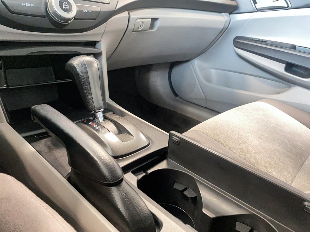 Honda Accord Sedan  2010 à Québec, Québec - 17 - w1024h768px