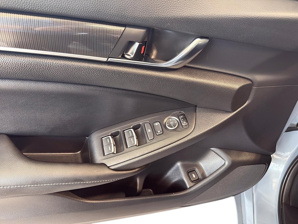 Honda Accord Sedan  2022 à Québec, Québec - 10 - w1024h768px
