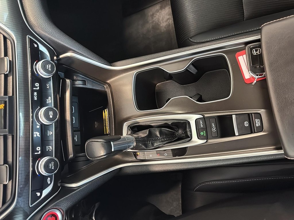 Honda Accord Sedan  2022 à Québec, Québec - 14 - w1024h768px