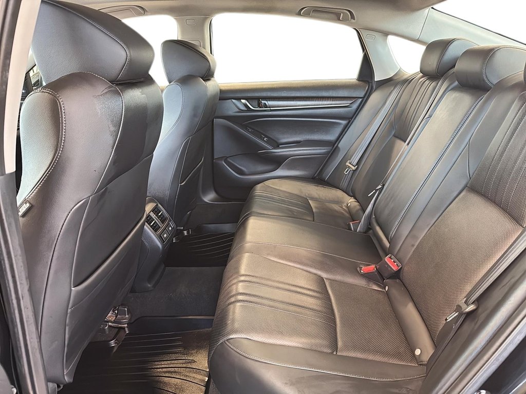 Honda Accord Sedan  2022 à Québec, Québec - 10 - w1024h768px