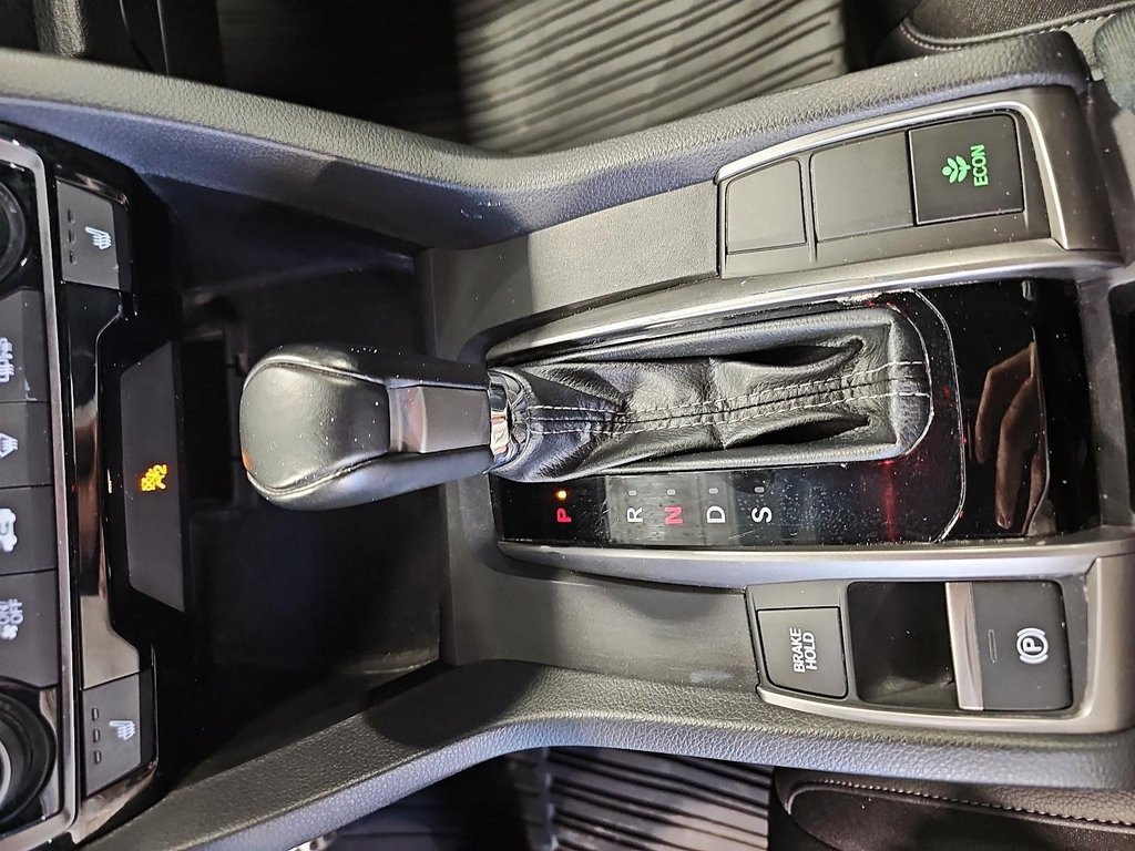 Honda Civic Hatchback  2021 à Québec, Québec - 15 - w1024h768px