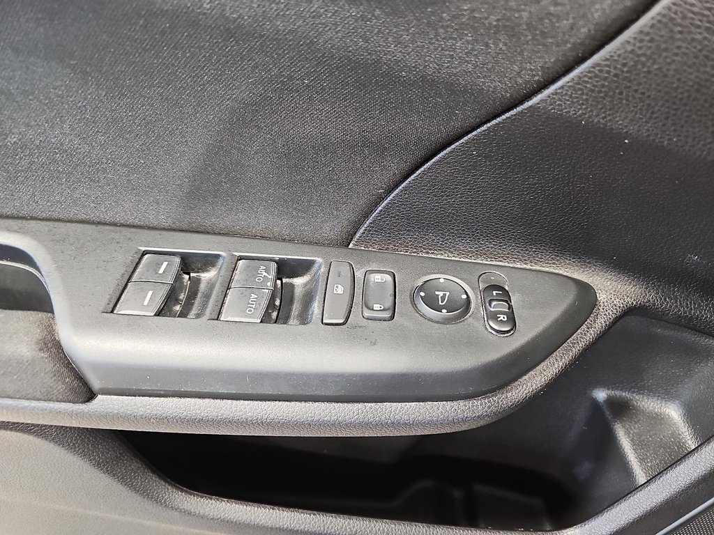 Honda Civic Hatchback  2021 à Québec, Québec - 11 - w1024h768px