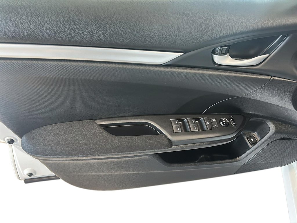 Honda Civic Sedan  2019 à Québec, Québec - 5 - w1024h768px