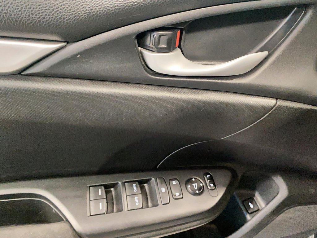 Honda Civic Sedan  2019 à Québec, Québec - 10 - w1024h768px