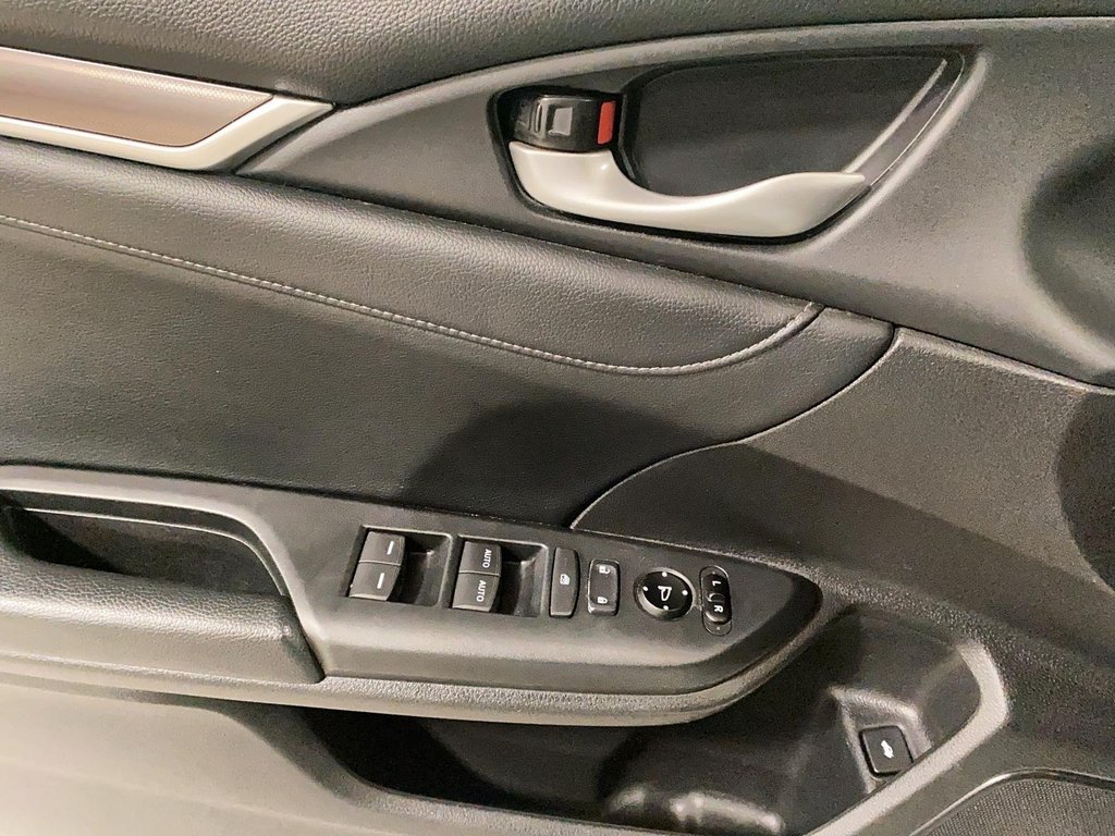 Honda Civic Sedan  2019 à Québec, Québec - 9 - w1024h768px