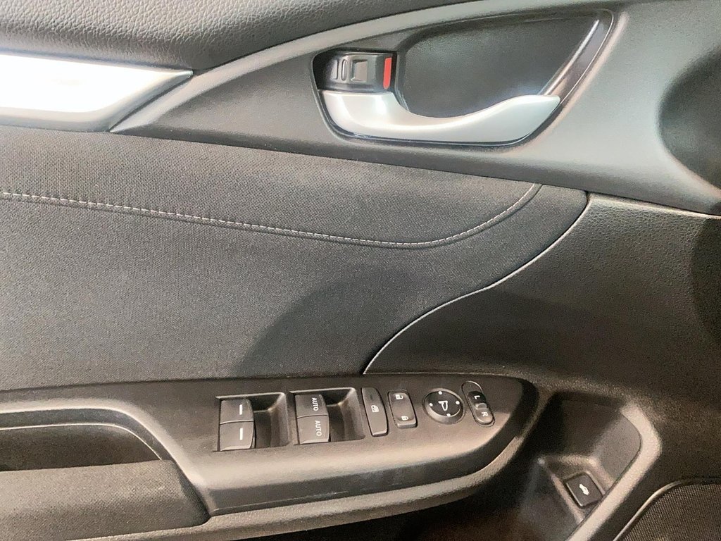 Honda Civic Sedan  2021 à Québec, Québec - 10 - w1024h768px