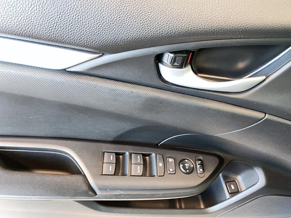 Honda Civic Sedan  2021 à Québec, Québec - 10 - w1024h768px