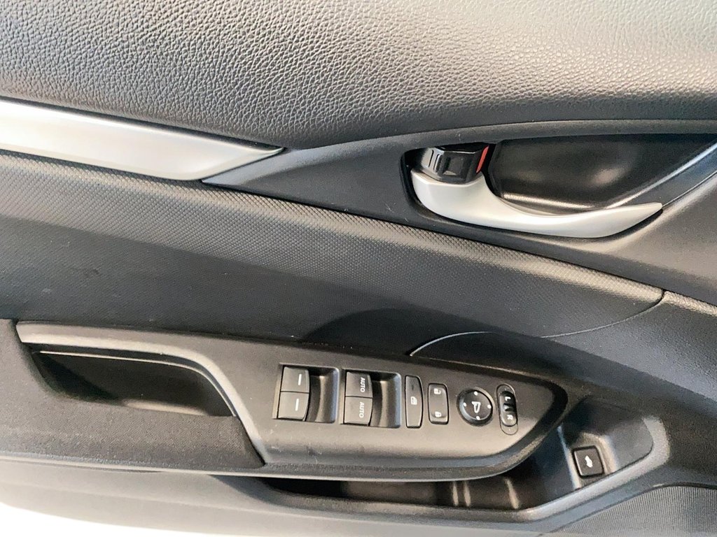 Honda Civic Sedan  2021 à Québec, Québec - 10 - w1024h768px