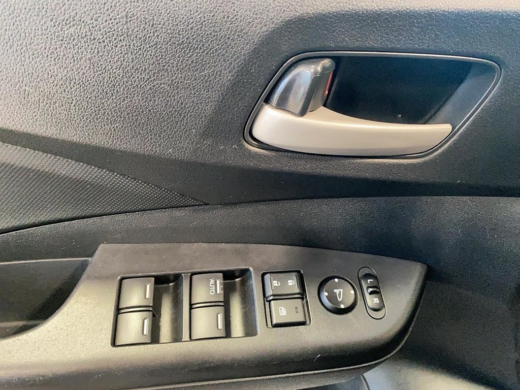 Honda CR-V  2016 à Québec, Québec - 10 - w1024h768px
