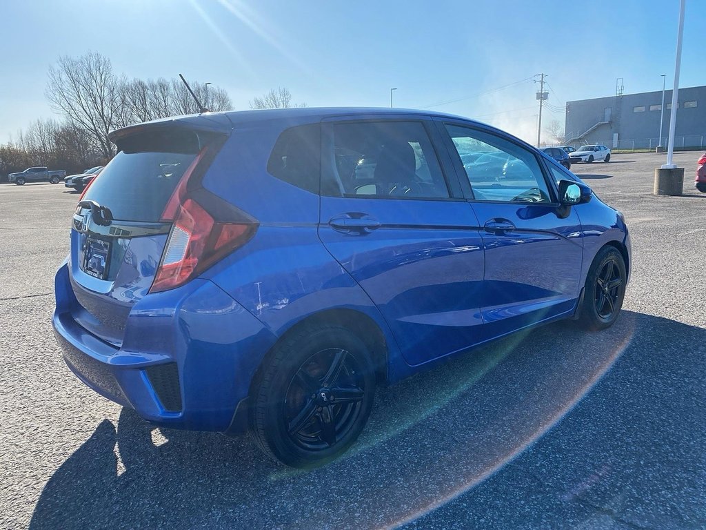 2016 Honda Fit in Quebec, Quebec - 4 - w1024h768px