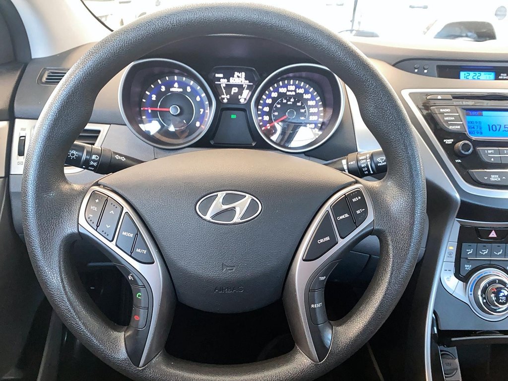 2013 Hyundai Elantra in Quebec, Quebec - 11 - w1024h768px