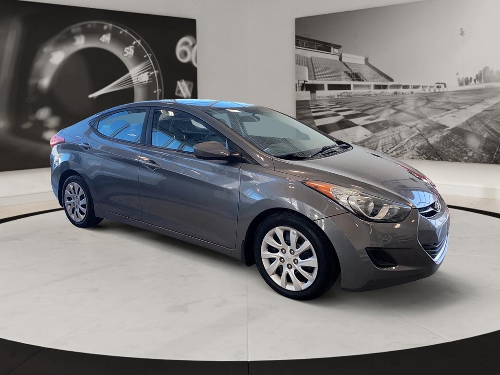 2013 Hyundai Elantra in Quebec, Quebec - 3 - w1024h768px