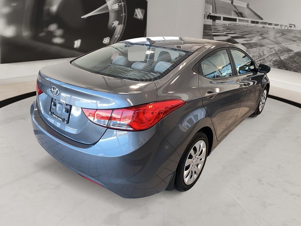 2013 Hyundai Elantra in Quebec, Quebec - 4 - w1024h768px