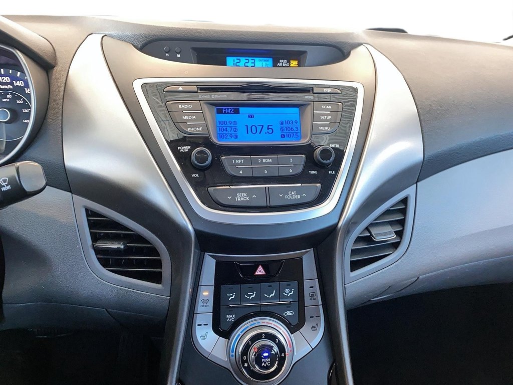 2013 Hyundai Elantra in Quebec, Quebec - 18 - w1024h768px