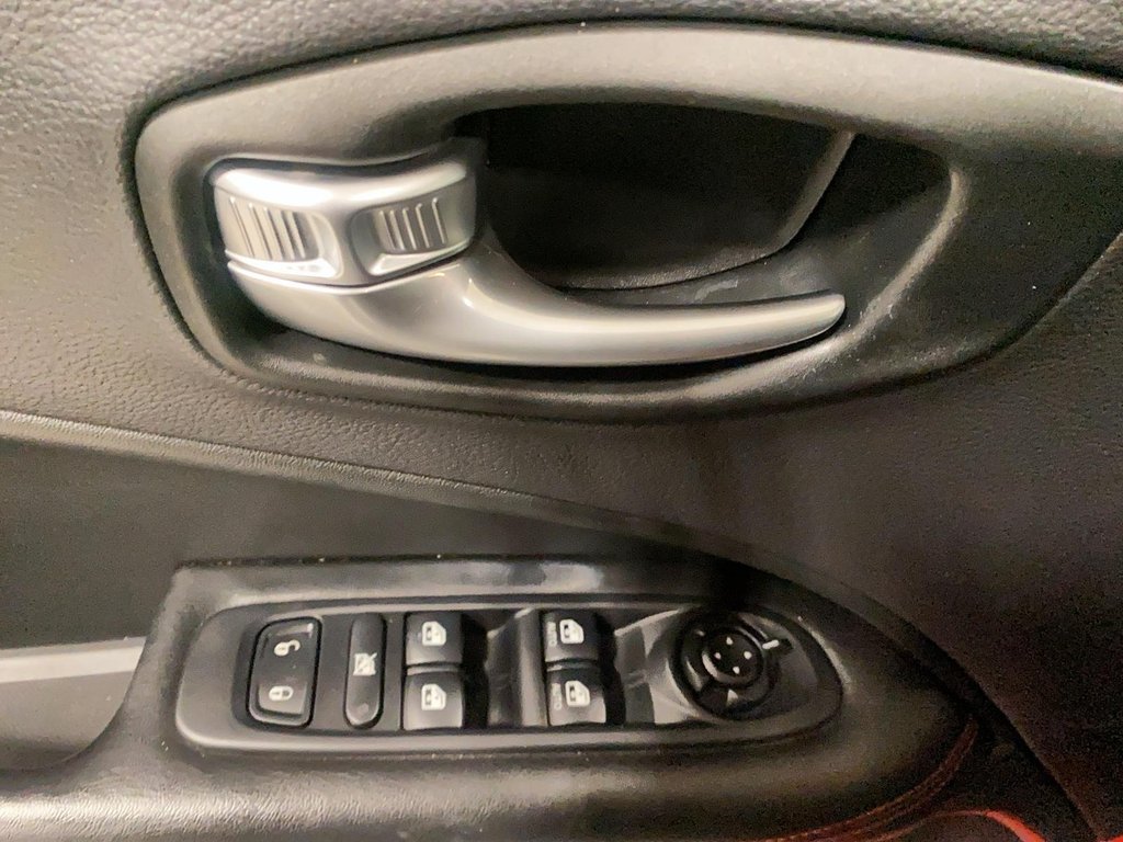 2021 Jeep Compass in Quebec, Quebec - 11 - w1024h768px