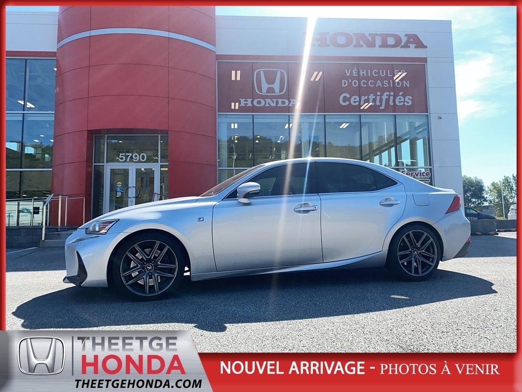 2020 Lexus IS in Quebec, Quebec - 1 - w1024h768px