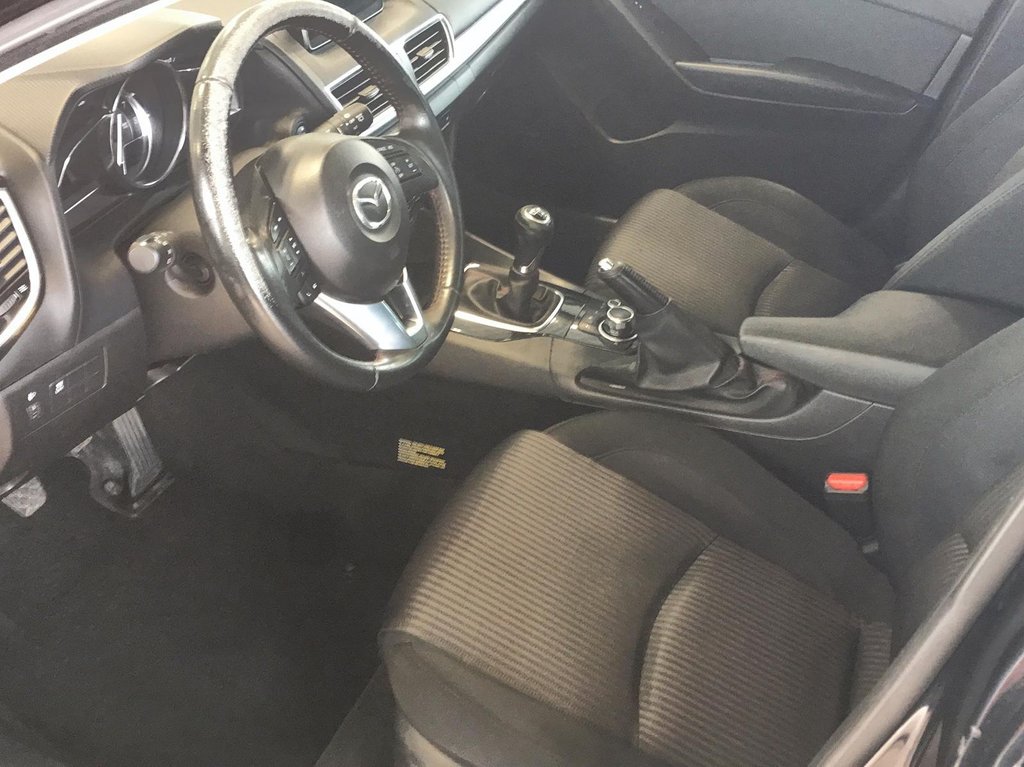 2015 Mazda 3 in Quebec, Quebec - 16 - w1024h768px