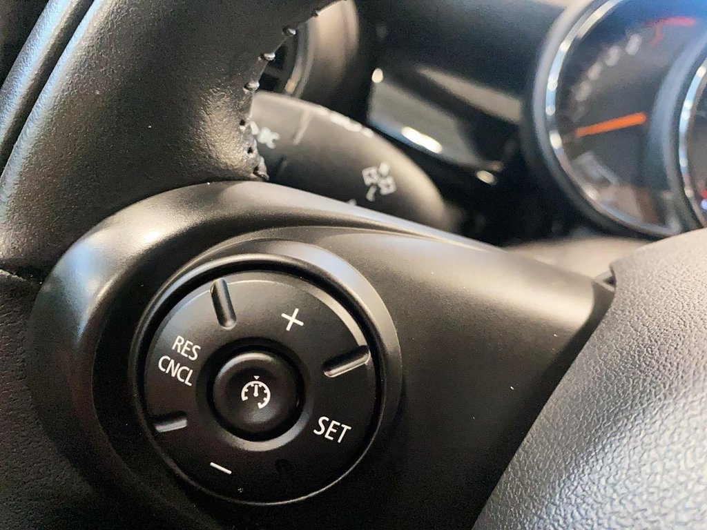 2020 MINI Convertible in Quebec, Quebec - 12 - w1024h768px