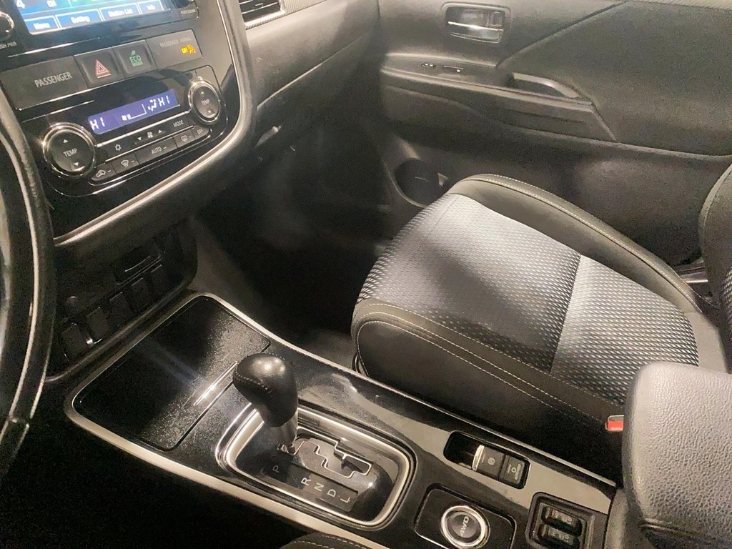 Mitsubishi Outlander  2017 à Québec, Québec - 18 - w1024h768px