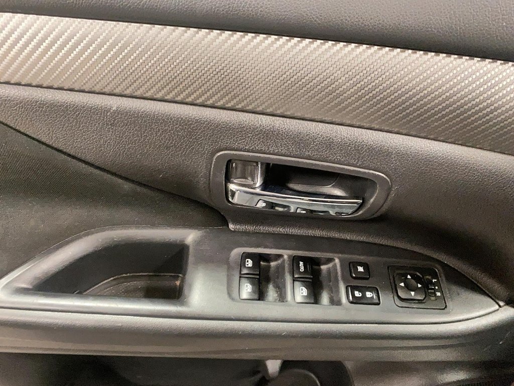 Mitsubishi Outlander  2017 à Québec, Québec - 10 - w1024h768px