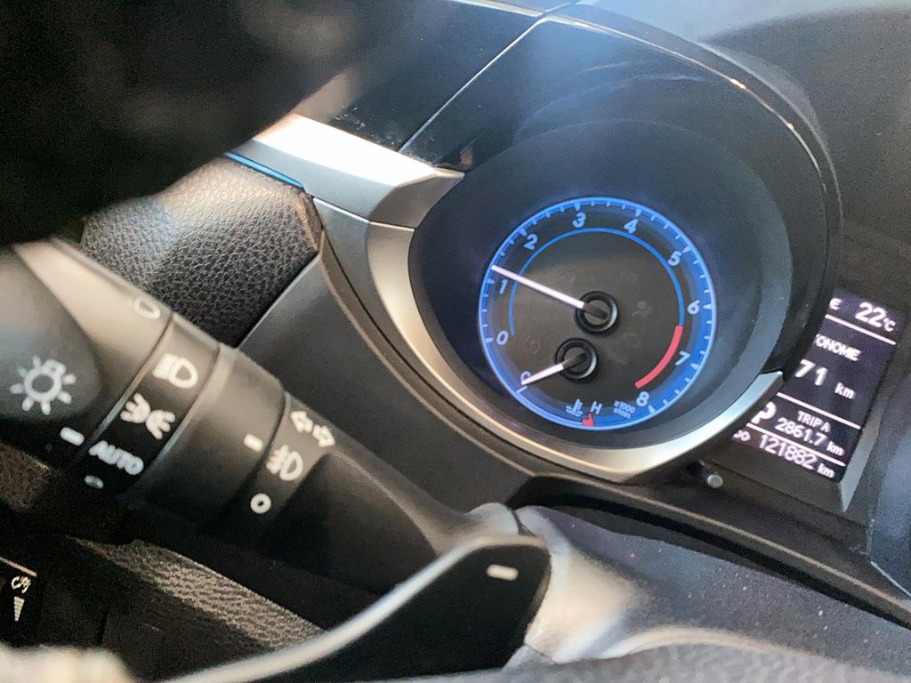 2014 Toyota Corolla in Quebec, Quebec - 15 - w1024h768px