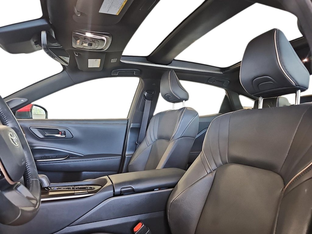 2023 Toyota CROWN in Quebec, Quebec - 17 - w1024h768px