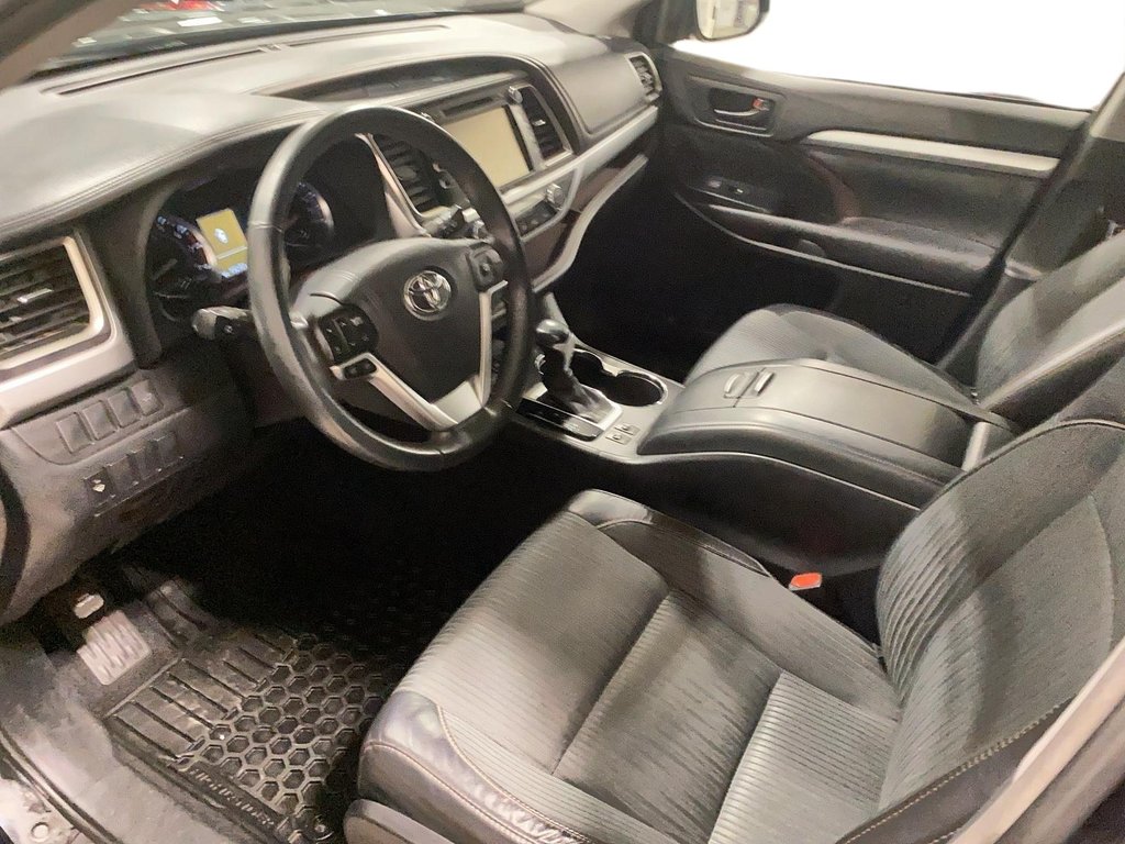 Toyota Highlander  2016 à Québec, Québec - 9 - w1024h768px