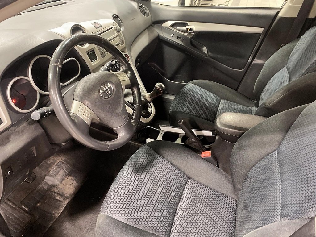 2009 Toyota Matrix in Quebec, Quebec - 8 - w1024h768px