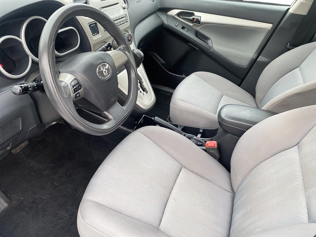 2012 Toyota Matrix in Quebec, Quebec - 9 - w1024h768px