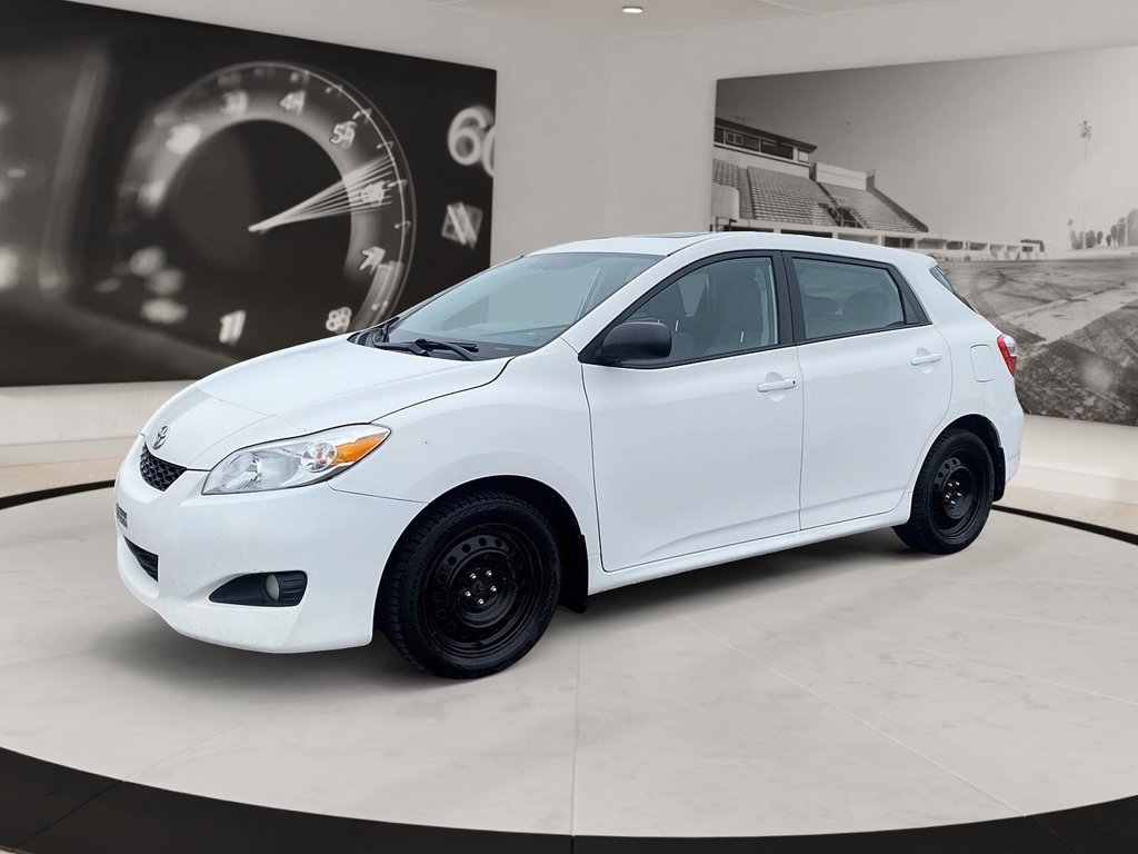 2012 Toyota Matrix in Quebec, Quebec - 1 - w1024h768px