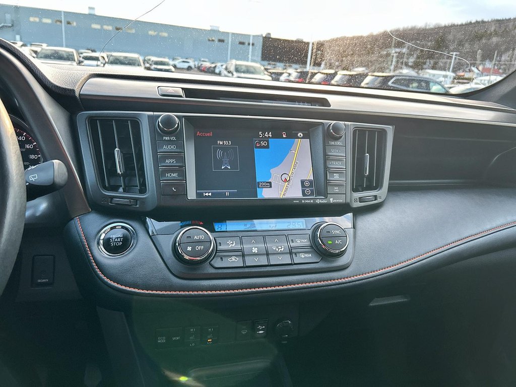 Toyota RAV4  2017 à Québec, Québec - 11 - w1024h768px