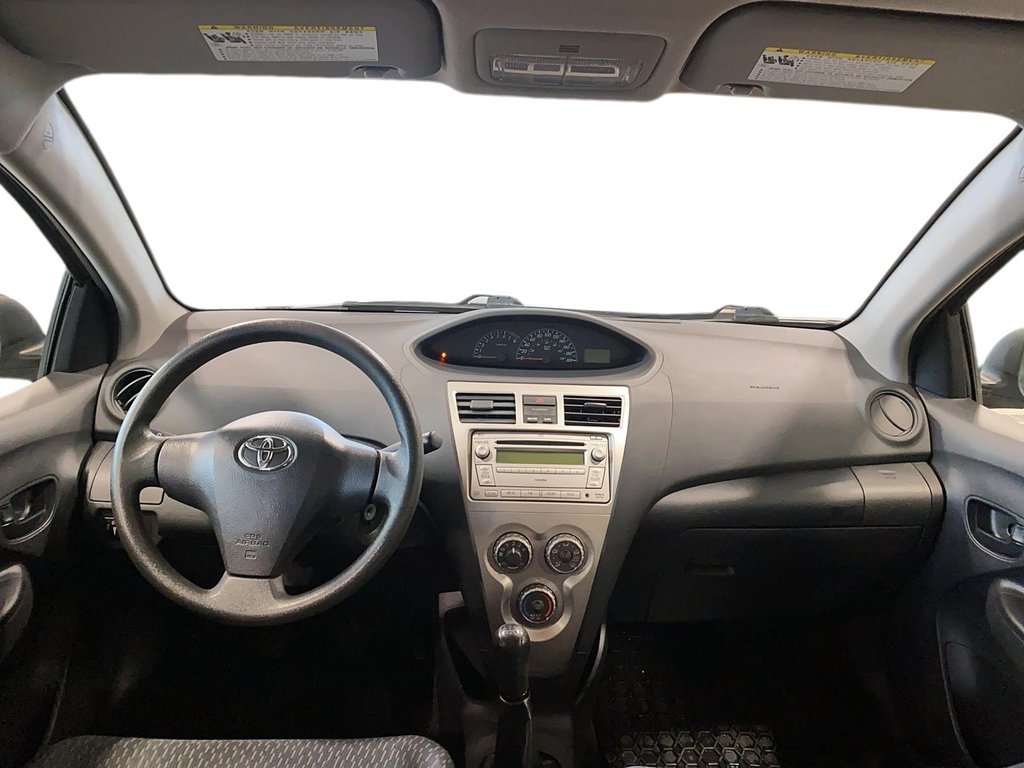 2012 Toyota Yaris in Quebec, Quebec - 7 - w1024h768px