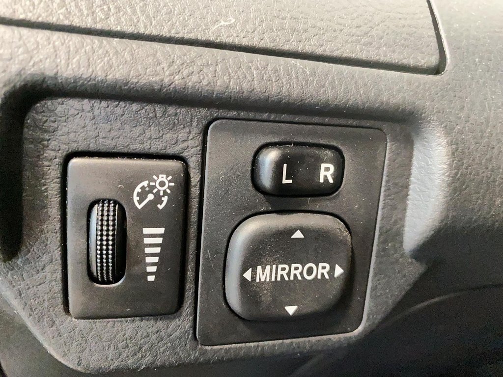 2012 Toyota Yaris in Quebec, Quebec - 13 - w1024h768px