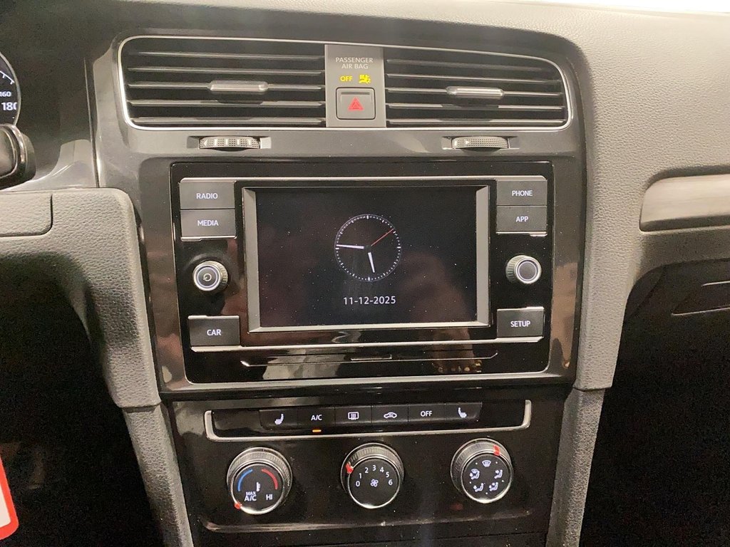 Volkswagen Golf  2019 à Québec, Québec - 18 - w1024h768px