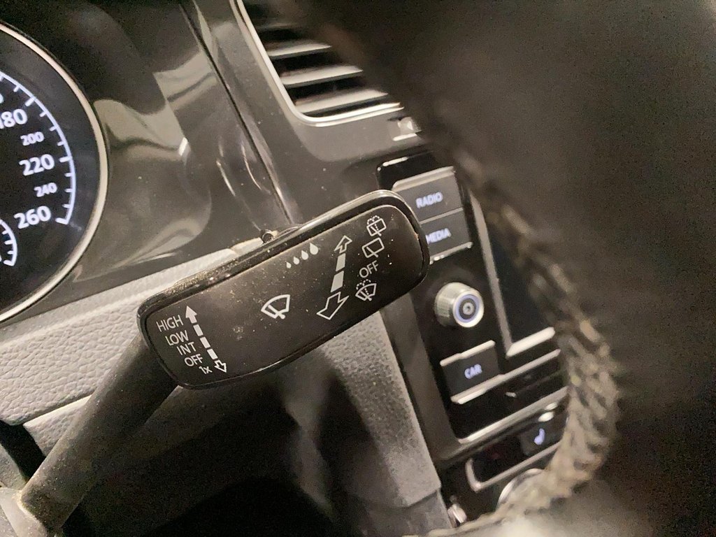 Volkswagen Golf  2019 à Québec, Québec - 16 - w1024h768px