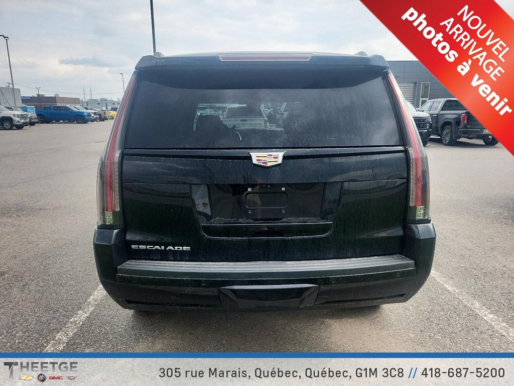 2020 Cadillac Escalade in Quebec, Quebec - 2 - w1024h768px