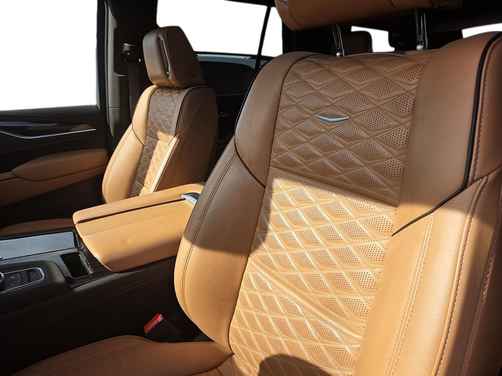 2021 Cadillac ESCALADE in Quebec, Quebec - 9 - w1024h768px