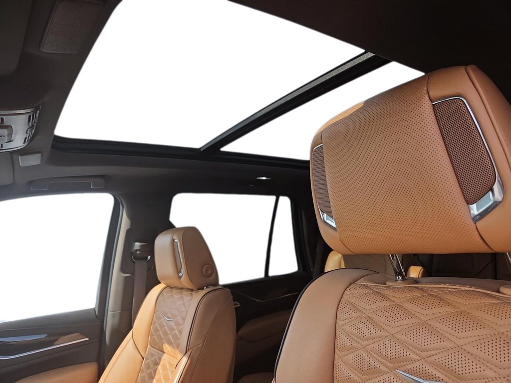 2021 Cadillac ESCALADE in Quebec, Quebec - 16 - w1024h768px