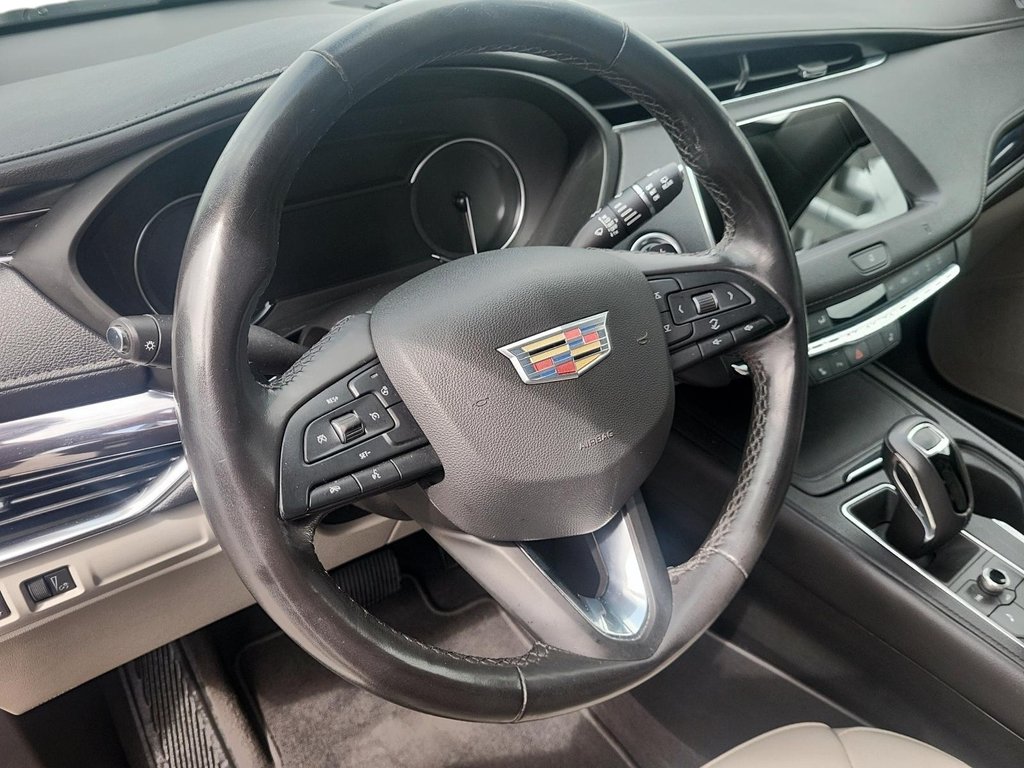 2019 Cadillac XT4 in Quebec, Quebec - 12 - w1024h768px